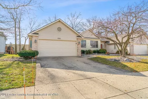 7231 Glen Terra Dr #52, Lansing, MI 48917