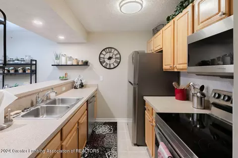 809 Carom Cir, Mason, MI 48854 photo 8