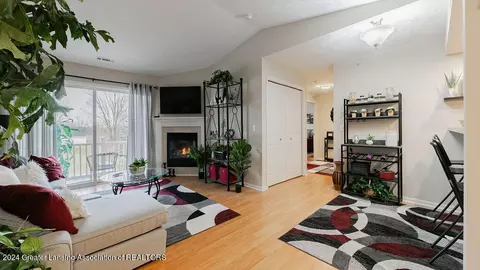 809 Carom Cir, Mason, MI 48854 photo 5
