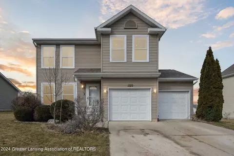 1323 Yarrow Dr, Holt, MI 48842