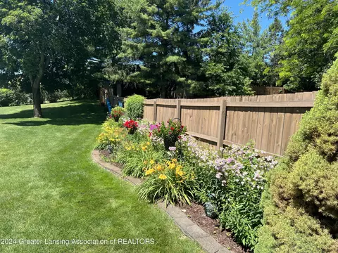 Exterior - 6501 Cheshire Dr, Dimondale, MI 48821 photo 12 of 17
