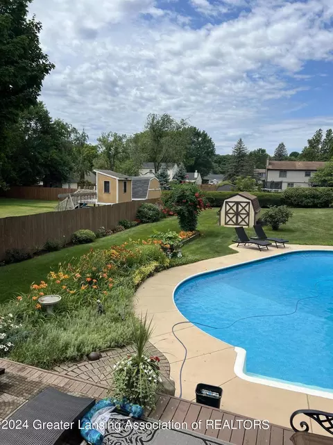 Exterior - 6501 Cheshire Dr, Dimondale, MI 48821 photo 5 of 17