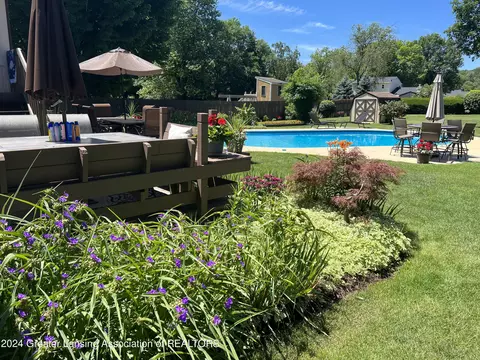 Exterior - 6501 Cheshire Dr, Dimondale, MI 48821 photo 13 of 17