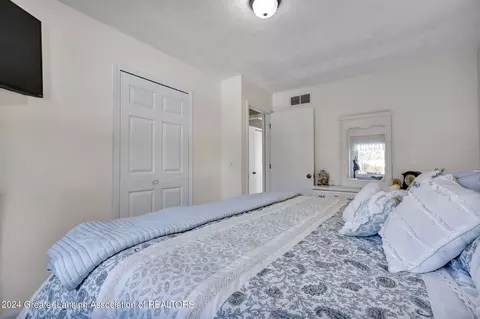 Bedroom - 6501 Cheshire Dr, Dimondale, MI 48821 photo 4 of 6