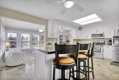 Kitchen - 6501 Cheshire Dr, Dimondale, MI 48821 photo 1 of 8