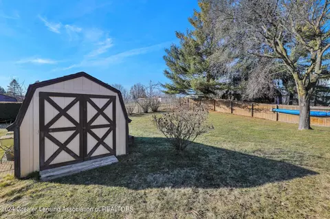Exterior - 6501 Cheshire Dr, Dimondale, MI 48821 photo 9 of 17