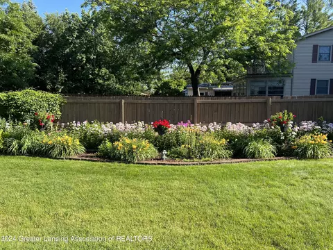Exterior - 6501 Cheshire Dr, Dimondale, MI 48821 photo 14 of 17