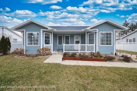 412 Dutton St, Eaton Rapids, MI 48827 photo 1