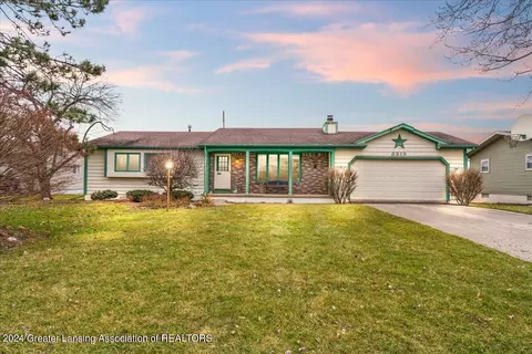 6818 Cardinal Ln, Lansing, MI 48917
