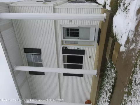 3950 Hunters Ridge Dr #3, Lansing, MI 48911