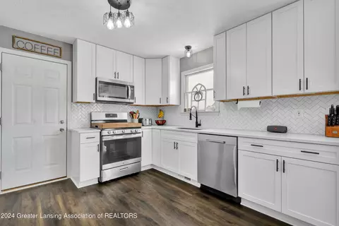Kitchen - 1016 Durango Dr, Lansing, MI 48917 photo 1 of 5