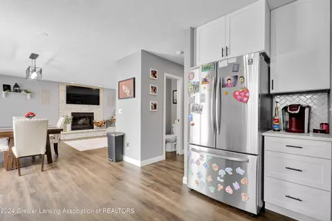 Kitchen - 1016 Durango Dr, Lansing, MI 48917 photo 5 of 5
