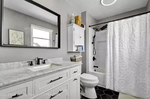 Bath - 1016 Durango Dr, Lansing, MI 48917 photo 2 of 3