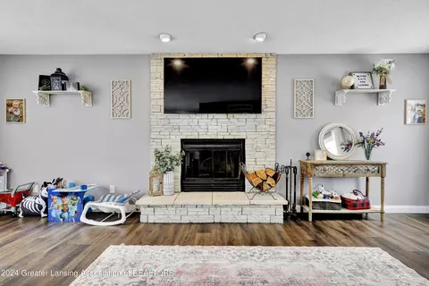 Living - 1016 Durango Dr, Lansing, MI 48917 photo 2 of 3