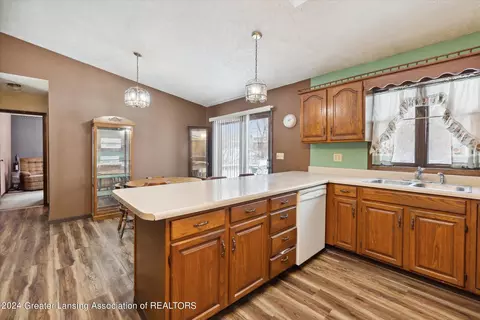 Kitchen - 1501 W Dill Rd, Dewitt, MI 48820 photo 3 of 6