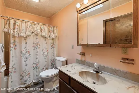 Bath - 1501 W Dill Rd, Dewitt, MI 48820 photo 1 of 3