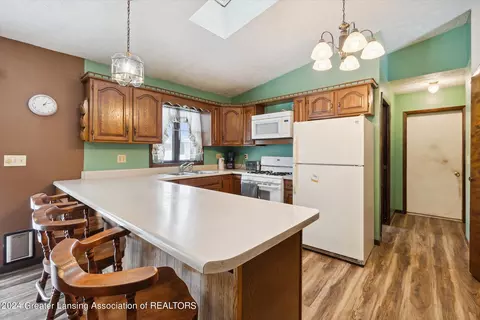 Kitchen - 1501 W Dill Rd, Dewitt, MI 48820 photo 2 of 6