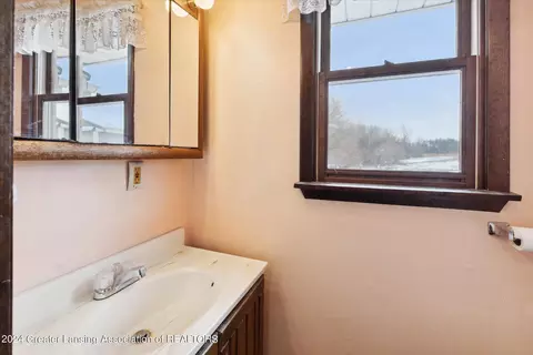 Bath - 1501 W Dill Rd, Dewitt, MI 48820 photo 3 of 3