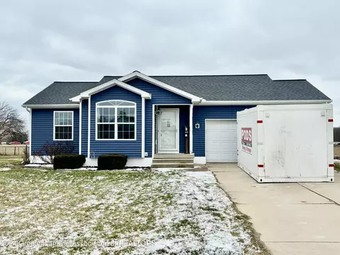 616 Angel Ct, Charlotte, MI 48813