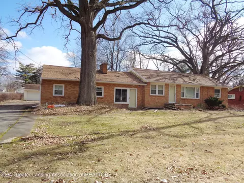 5005 Tressa Dr, Lansing, MI 48910