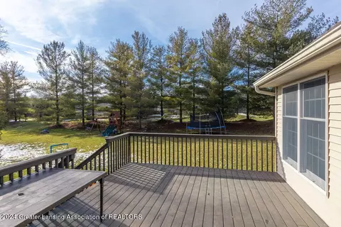 Exterior - 13142 Blaisdell Dr, Dewitt, MI 48820 photo 5 of 9