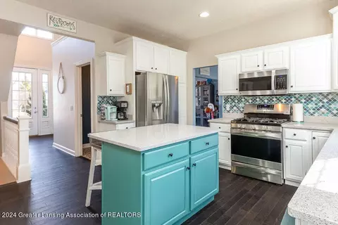 Kitchen - 13142 Blaisdell Dr, Dewitt, MI 48820 photo 3 of 6