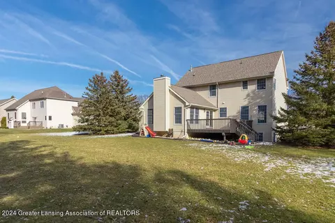 Exterior - 13142 Blaisdell Dr, Dewitt, MI 48820 photo 3 of 9