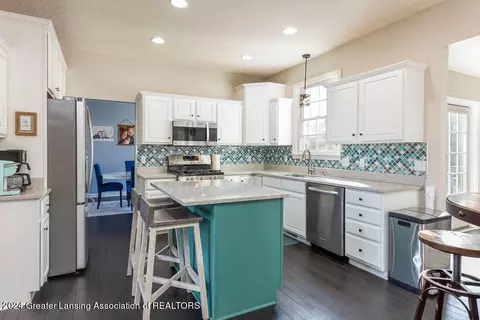 Kitchen - 13142 Blaisdell Dr, Dewitt, MI 48820 photo 2 of 6