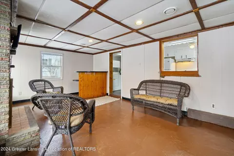 Living - 124 E Maple St, Elsie, MI 48831 photo 5 of 5