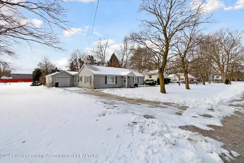 Exterior - 124 E Maple St, Elsie, MI 48831 photo 2 of 10