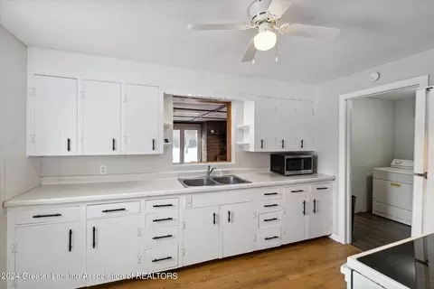 Kitchen - 124 E Maple St, Elsie, MI 48831 photo 1 of 4