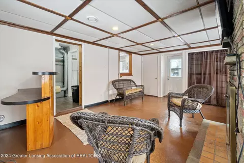 Living - 124 E Maple St, Elsie, MI 48831 photo 4 of 5