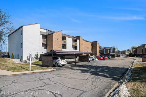 1570 W Pond Dr #11, Okemos, MI 48864