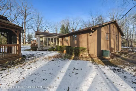 Exterior - 508 W Geneva Dr, Dewitt, MI 48820 photo 10 of 13