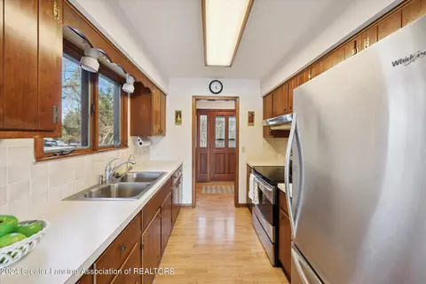 Kitchen - 508 W Geneva Dr, Dewitt, MI 48820 photo 7 of 7