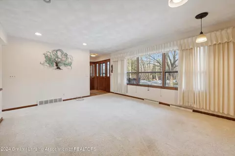 Living - 508 W Geneva Dr, Dewitt, MI 48820 photo 1 of 2