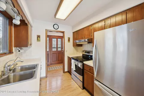 Kitchen - 508 W Geneva Dr, Dewitt, MI 48820 photo 2 of 7