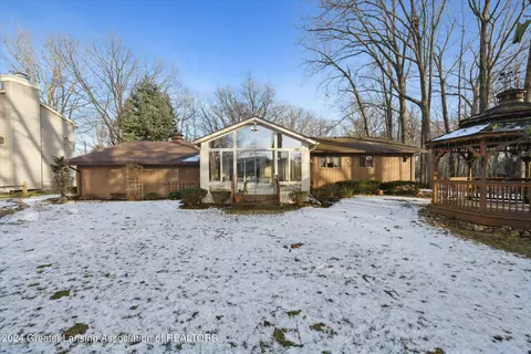 Exterior - 508 W Geneva Dr, Dewitt, MI 48820 photo 9 of 13