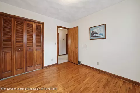 Bedroom - 508 W Geneva Dr, Dewitt, MI 48820 photo 4 of 5