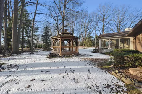 Exterior - 508 W Geneva Dr, Dewitt, MI 48820 photo 11 of 13