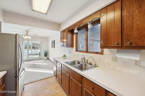 Kitchen - 508 W Geneva Dr, Dewitt, MI 48820 photo 4 of 7
