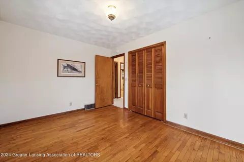 Bedroom - 508 W Geneva Dr, Dewitt, MI 48820 photo 2 of 5