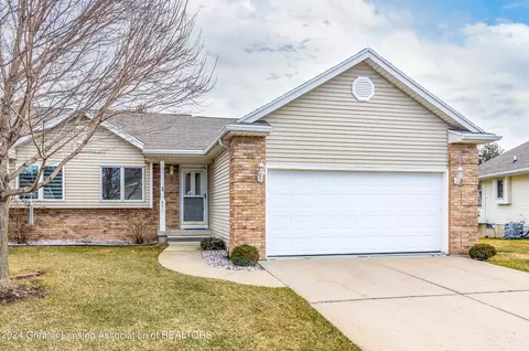 531 White Pine Blvd #19, Lansing, MI 48917