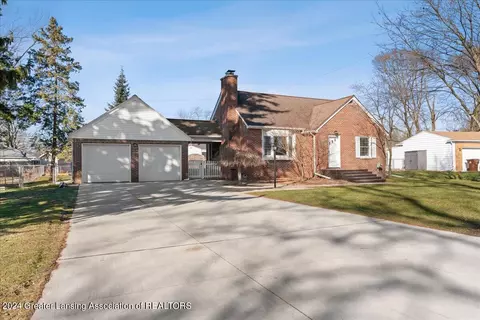 2525 Arlington Rd, Lansing, MI 48906