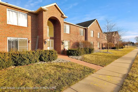 322 Pere Marquette Dr # 3, Lansing, MI 48912