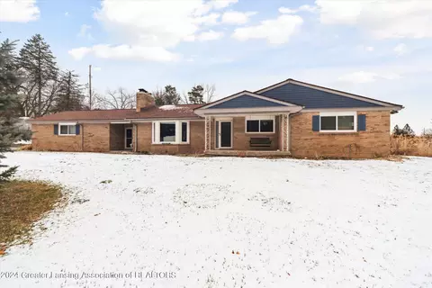 3910 Barton Rd, Lansing, MI 48917