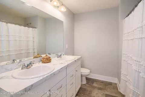 Bath - 4614 Bison Dr, Holt, MI 48842 photo 2 of 4