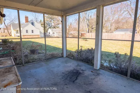 320 Wright St, Jackson, MI 49203 photo 12