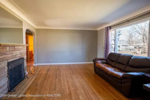320 Wright St, Jackson, MI 49203 photo 3