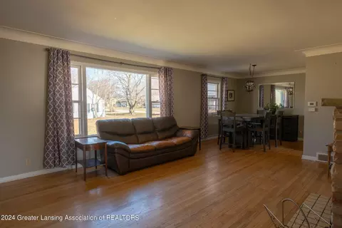 320 Wright St, Jackson, MI 49203 photo 2